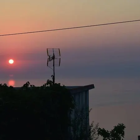 υλονόμη *